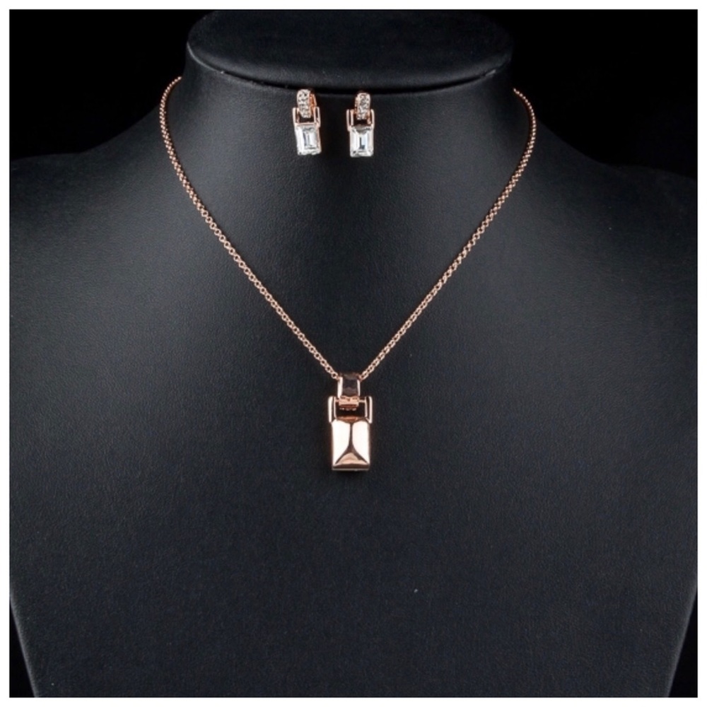 Art Deco Simulated Diamond The Gilda Necklace Set - Picture 5 of 5